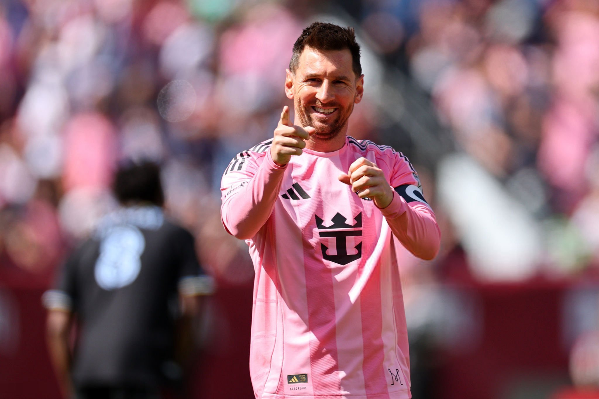 全场比赛结束，最终迈阿密国际在客场3-2战胜科罗拉多急流队，梅西梅开二度，贝尔特