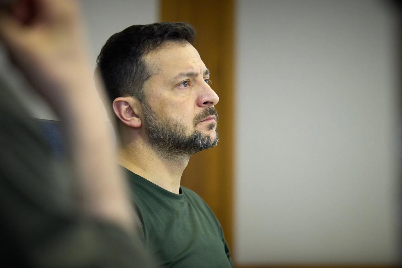 乌克兰总统泽连斯基宣称，乌军进攻库尔斯克，证明俄罗斯设立的各种红线不过是虚张声势