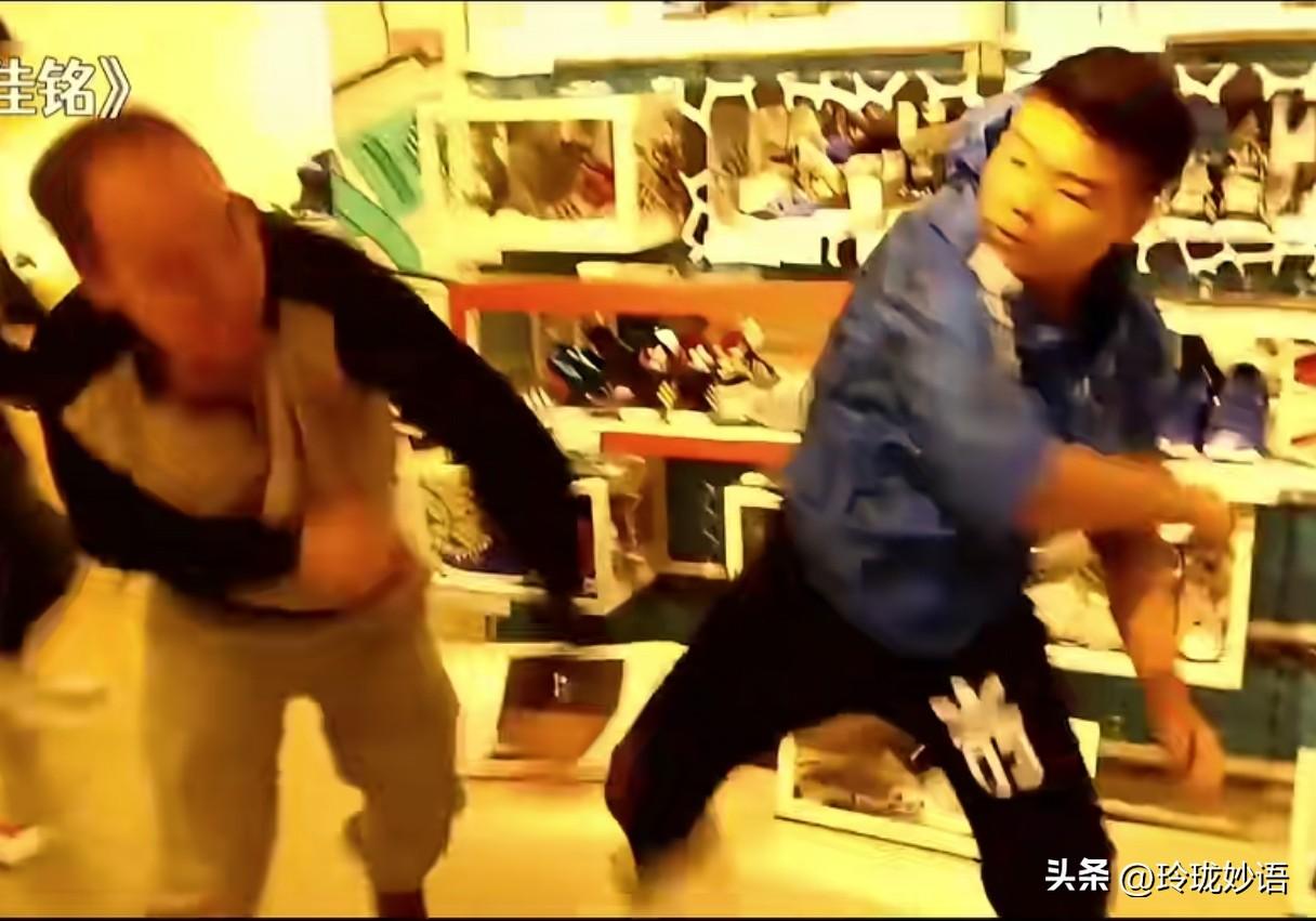 现在孩子是不是越大越不懂感恩了，一个个都像白眼狼一样？西方那种共情式教育，正在废