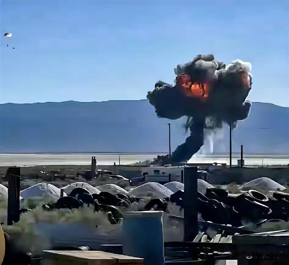 美军闹大笑话！
谁能想到呢？
美军在红海执行任务时居然上演“自家人打自家人”！F