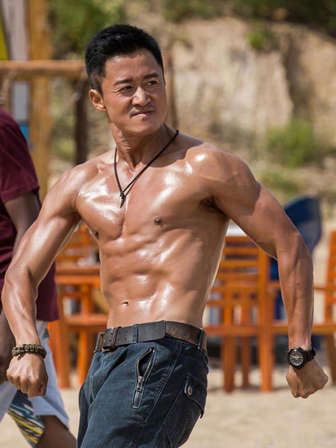 吴京 谢谢你十四年前娶了我十四年相伴温柔如初，吴京花式浪漫庆周年，一句走心告白满