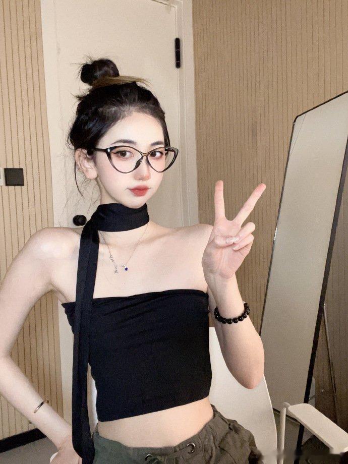 📷//生活边角料 •͈ᴗ•͈ ♡绝不过分修饰 我爱自己全部的模样 ​​​（​​