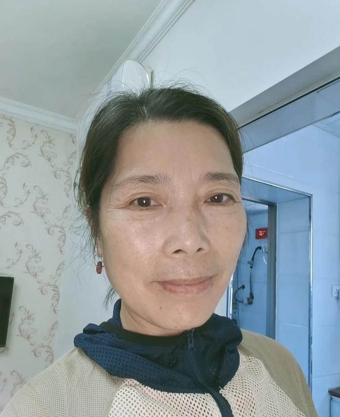 我单身这么多年，居然过得还挺滋润。秘诀就是：我不找老伴，却能让别人家的老头为我跑