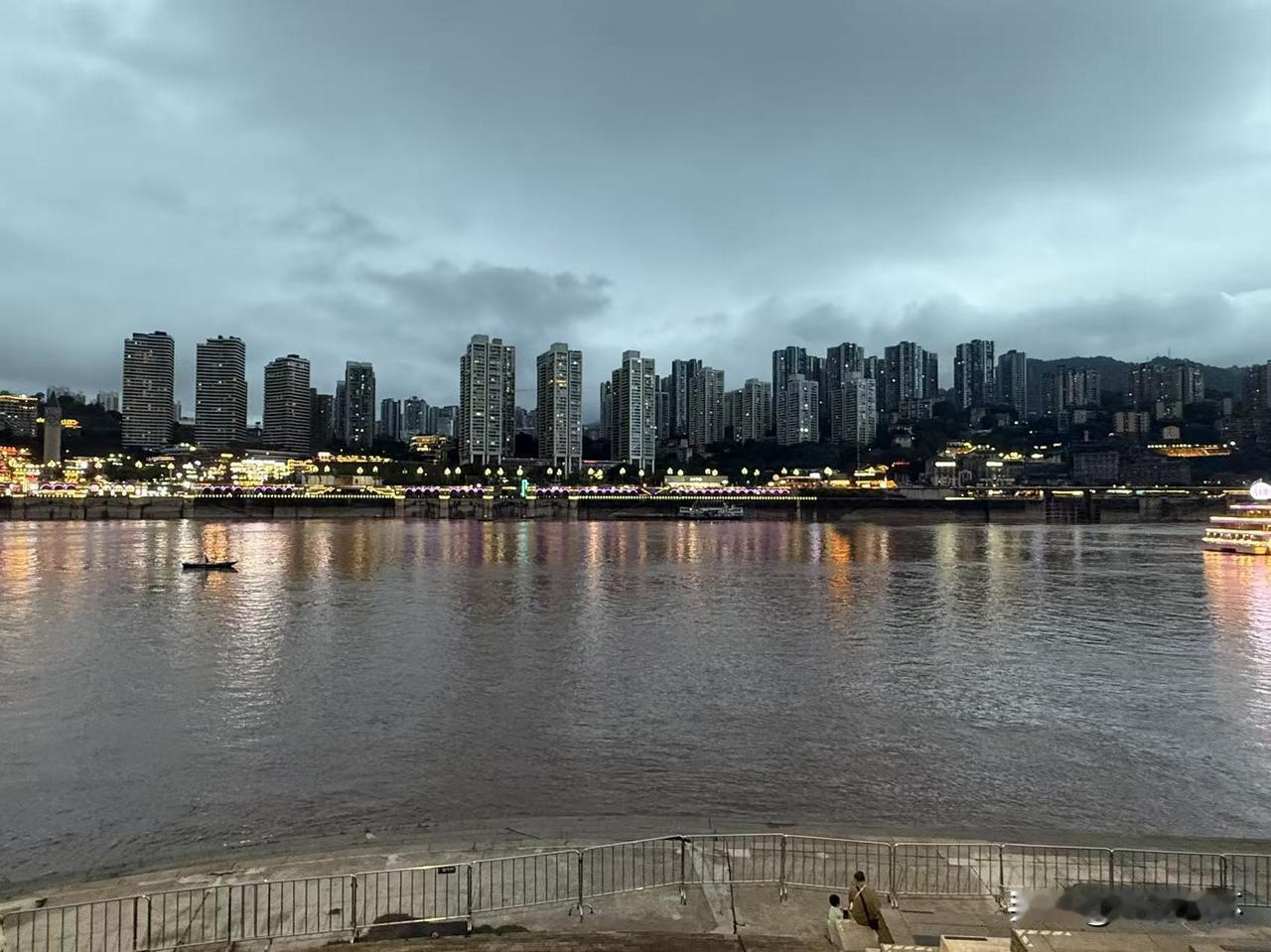 你有坚持跑步锻炼吗?有。生命在于运动，而跑步是适合所有年龄段的男人和女人，最好的