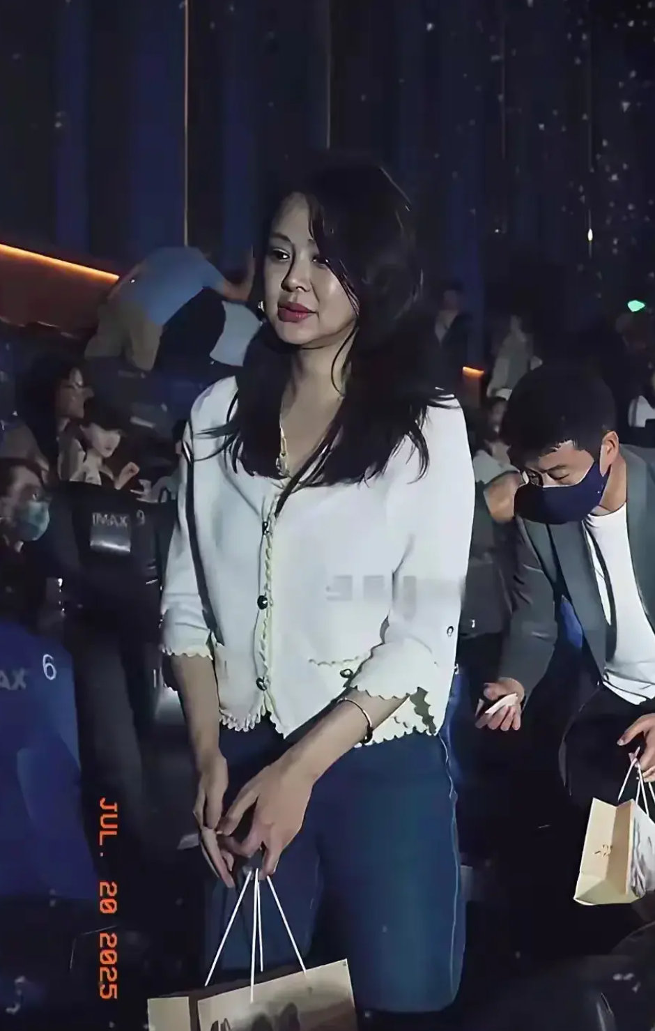 佟大为老婆关悦也到了发福的年纪 ​​​