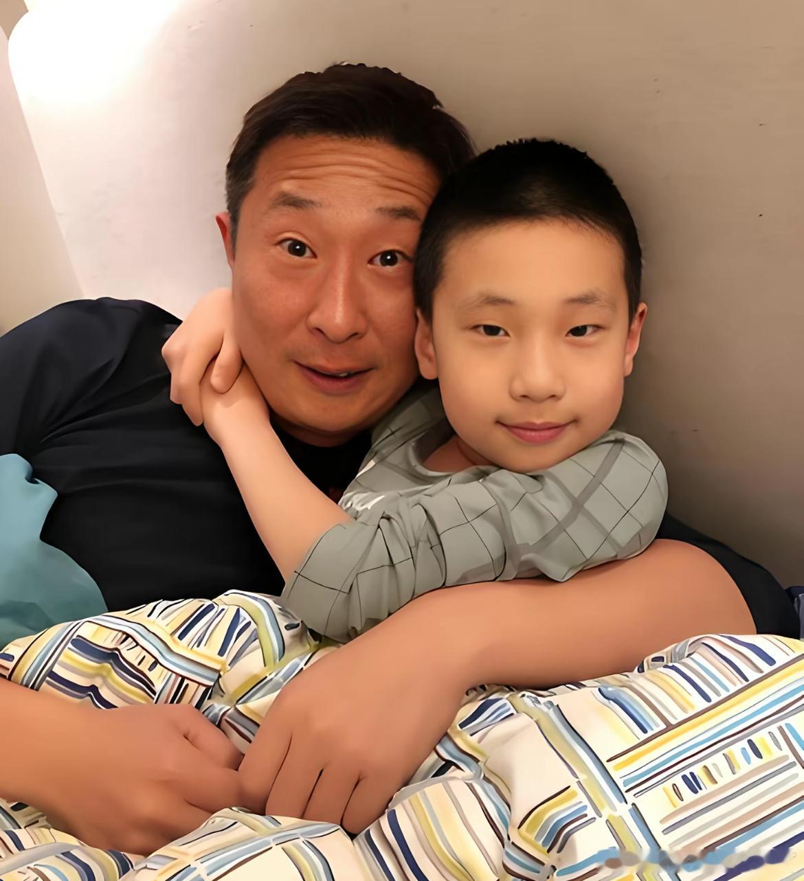 时光荏苒，当年《爸爸去哪儿》里奶声奶气的萌娃林大竣竟已长成挺拔的少年！ 他在演话