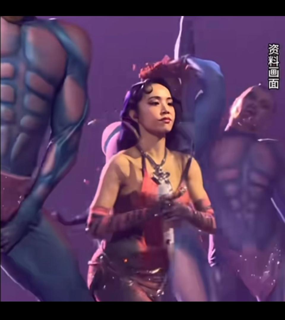 机械蛇与争议场：蔡依林舞台的西方元素之争

当30米巨型机械蛇在舞台上缓缓缠绕，