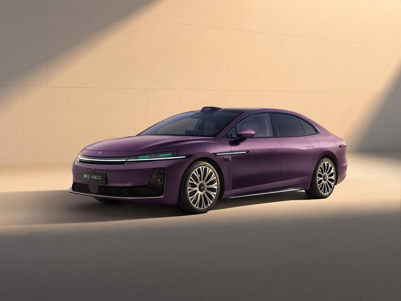 V4.1驾驶辅助系统、鸿蒙座舱HarmonySpace 5等配置。