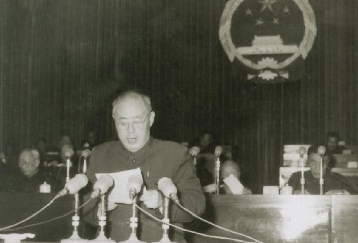 曾经有人公开嘲讽毛主席，毛主席却毫无芥蒂，还委托重任并提拔他为副国级领导！

1