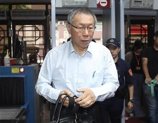 台湾民众党柯文哲为啥判了17年刑期还能在外面溜达全台走动？柯文哲目前只是一审被判