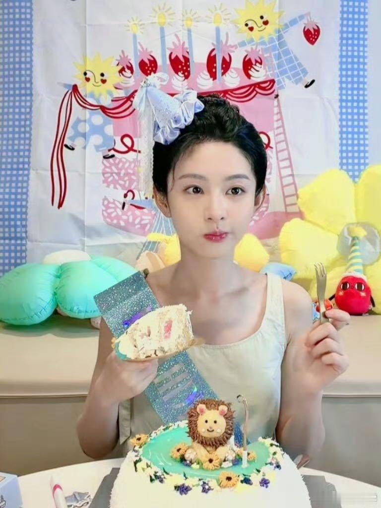 于正卡点为赵晴送生日祝福 赵晴收获卡点生日祝福，个人思想通透做事用心，还会给粉丝