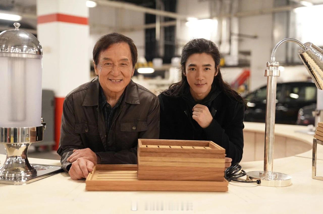 此沙谈和成龙梁家辉拍动作戏 此沙回应观众开嗑水仙兄弟 2012年上映的成龙作品《