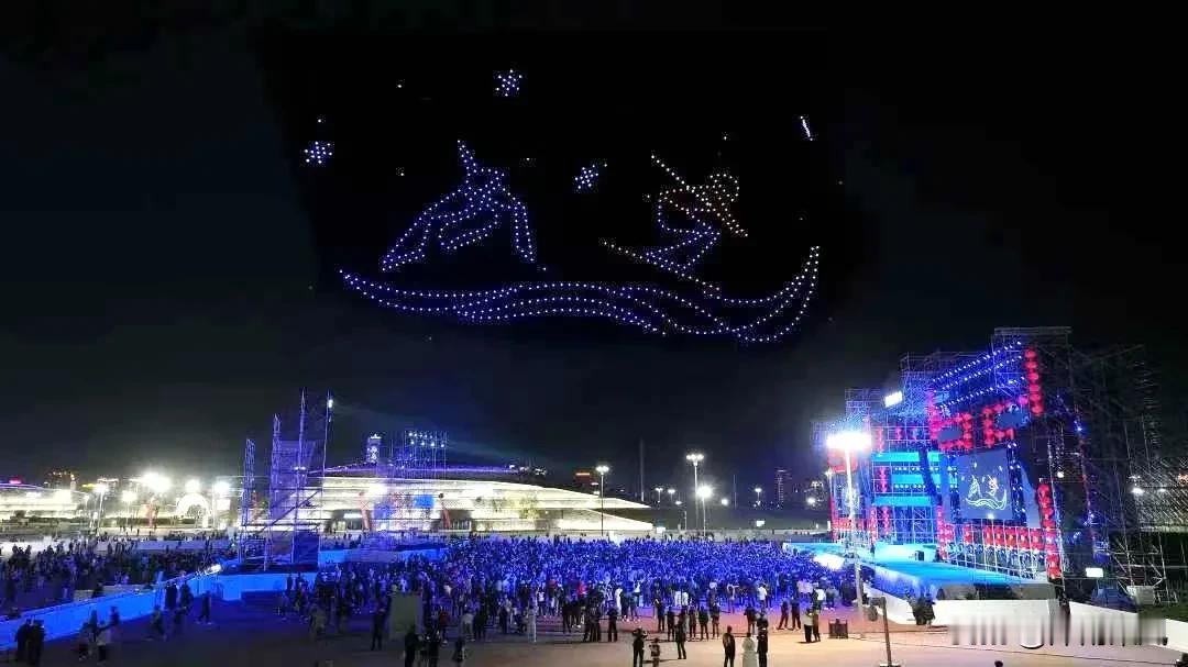 今晚六点半，记得来防洪纪念塔哦，这里有大活动！

为了给即将到来的采冰节和即将开