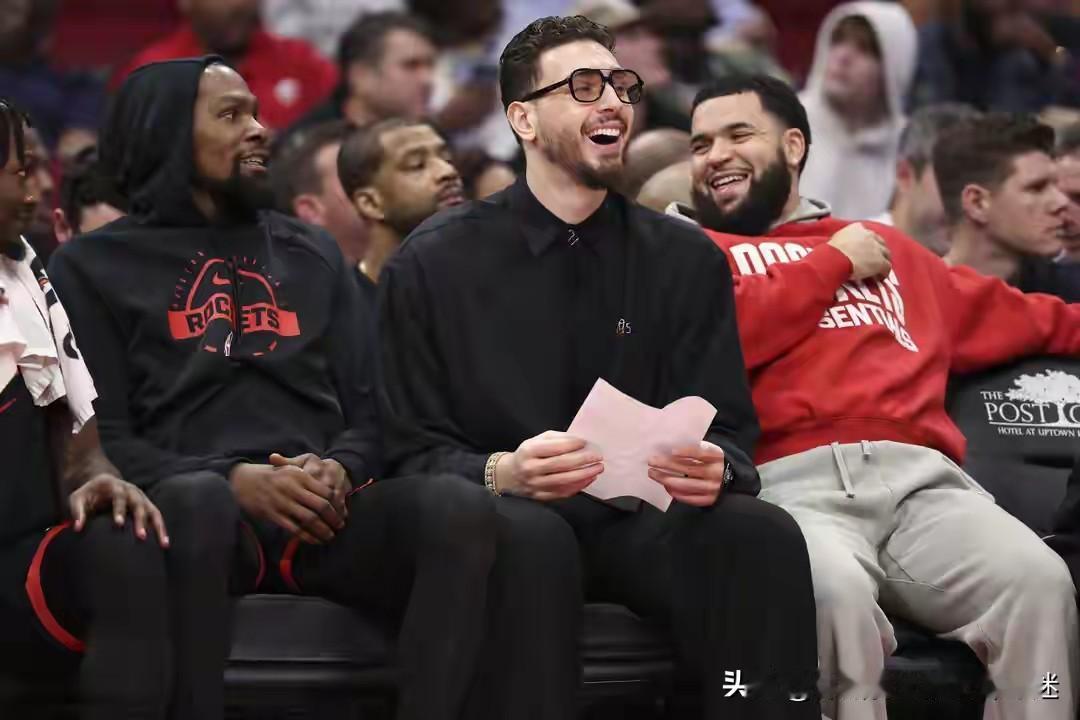 火箭已经证实范弗里特不会在本赛季复出，可以说现在的火箭大概率就是外援杜兰特带领下