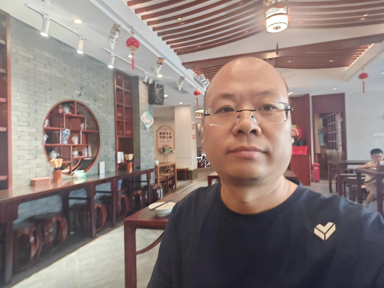 我也没想到，致敬出头鸟会如此爆火。然后做了保护出头鸟的视频，我觉得这位网友留言非