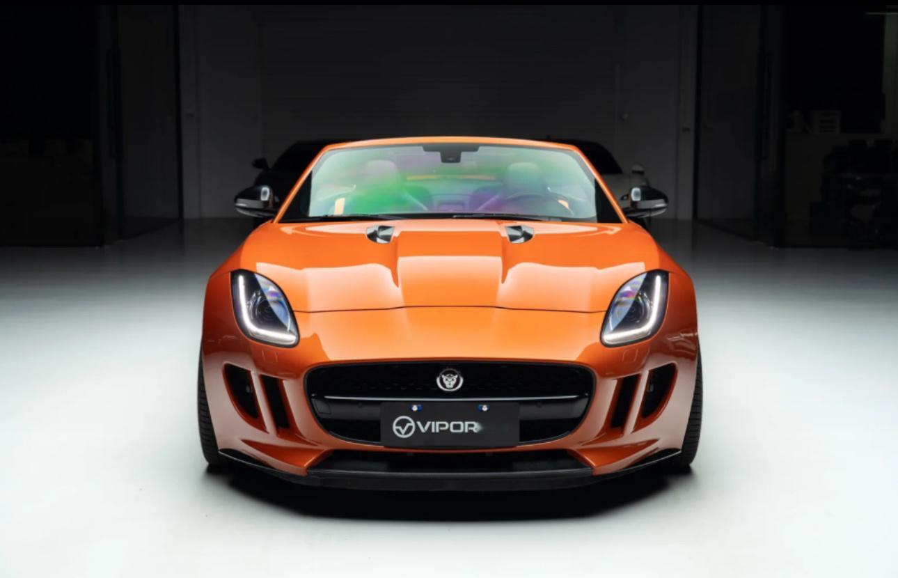 捷豹F-TYPE 5.0敞篷！这颜色搭配这外观，真的绝了！这一代的F-TYPE真