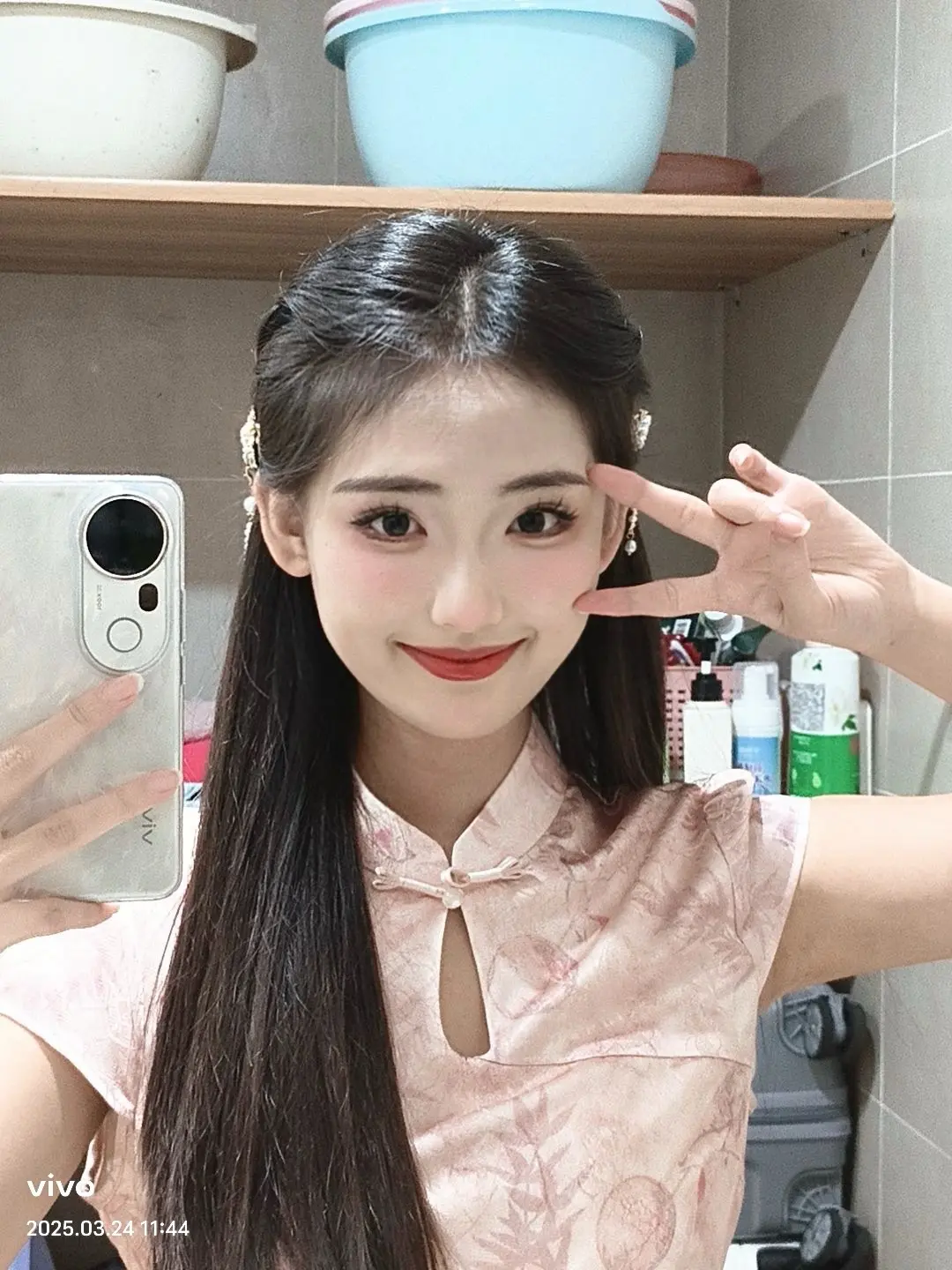 一万赞从复旦退学😼。