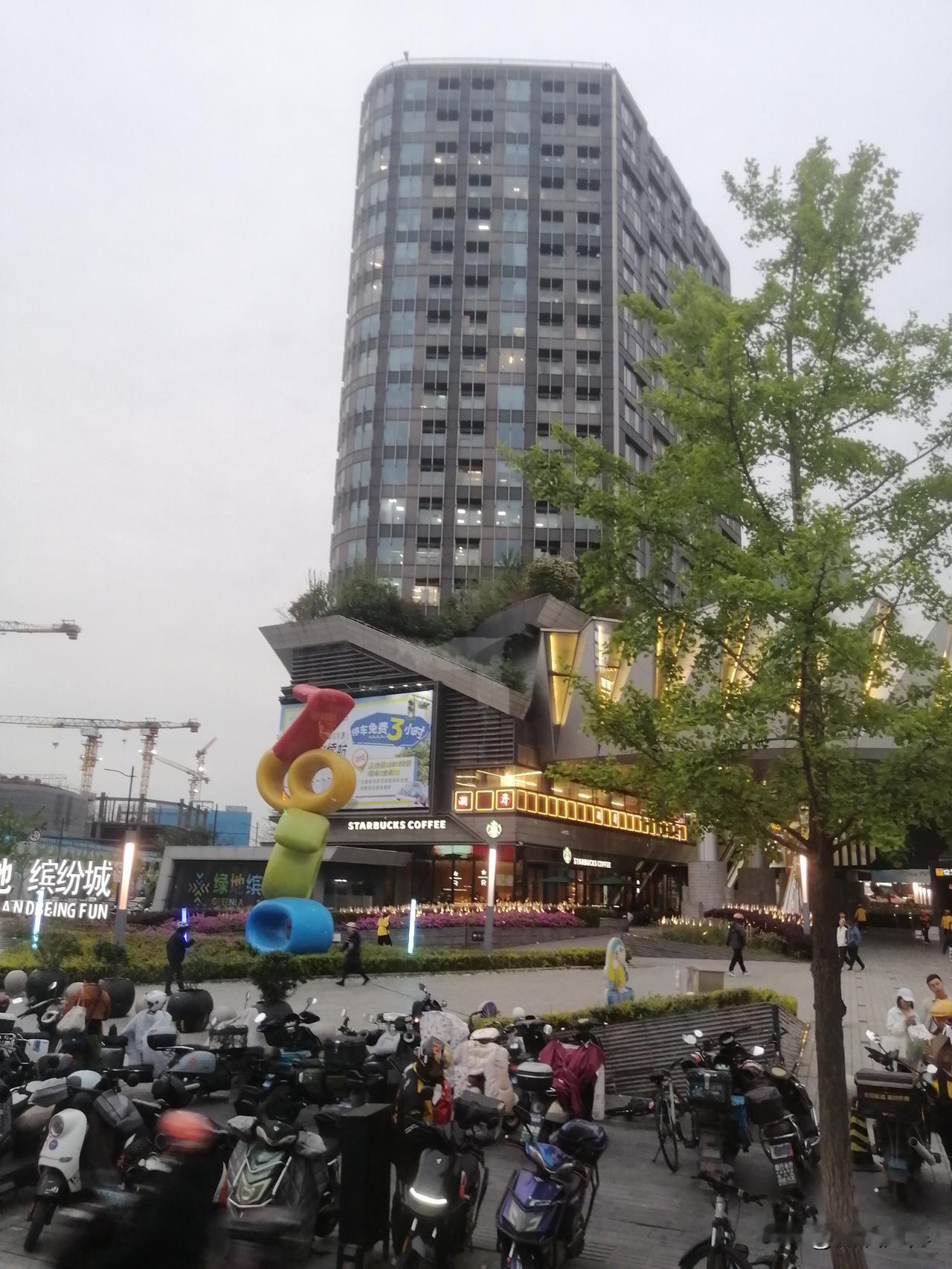 如果不缺钱，你还会工作吗不缺钱也会继续工作，因为人一旦躺平，就会养成惰性，吃饭不