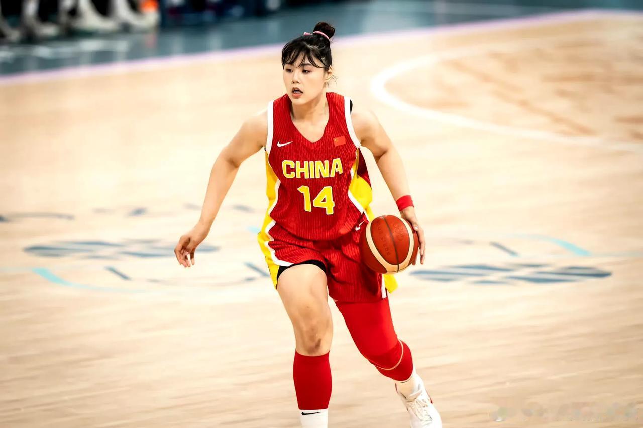 #中国女篮vs塞尔维亚女篮#

已经落后16分了，稳住哈，中国女篮的姑娘们！

