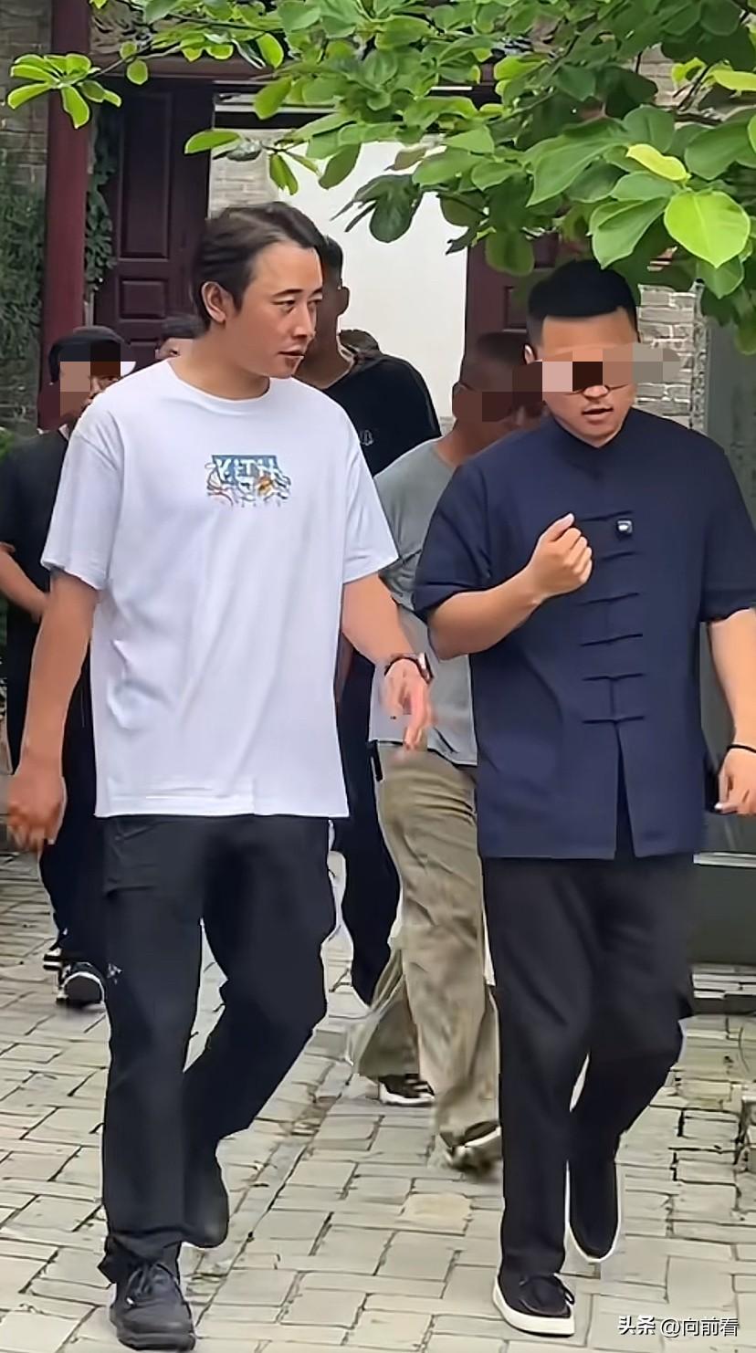 罗晋怎么老成这样了，40多岁的他，面容憔悴，发际线后移，完全没有了屏幕上那种气场