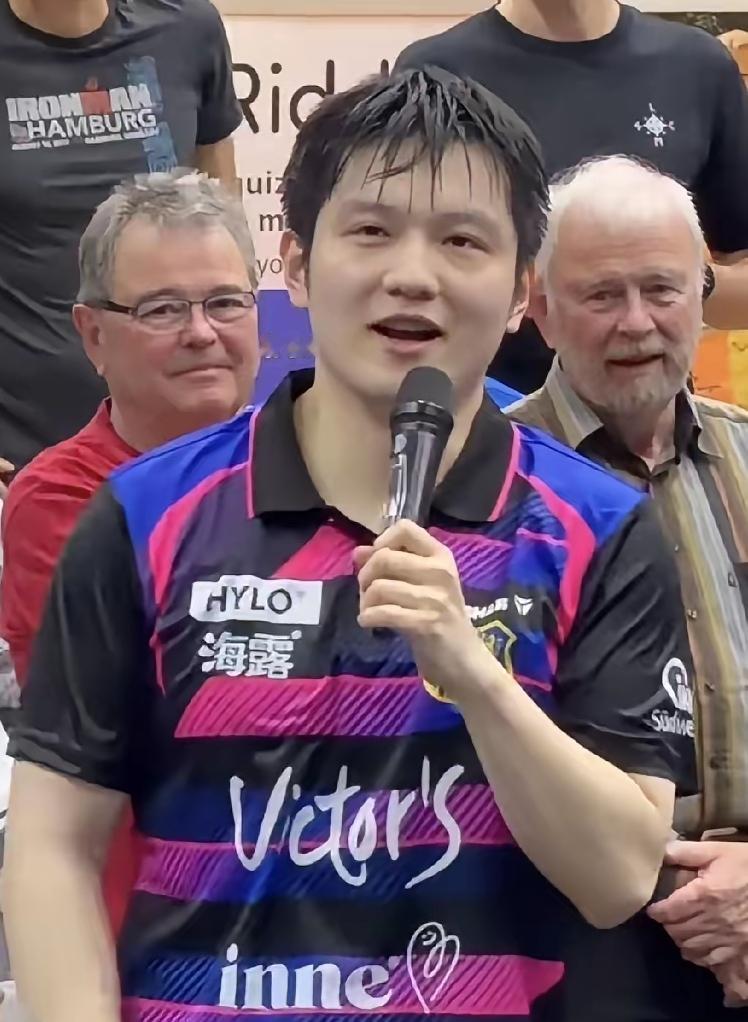 樊振东真是太伟大了，
德甲俱乐部的谢幕演出，
东哥铁血一单出场，
3-2险胜欧文