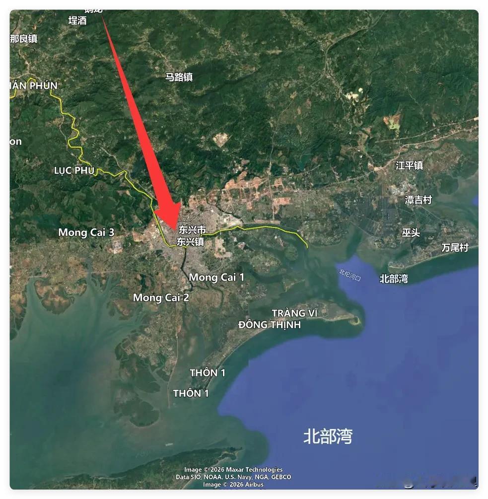 一条河两个出海口，中国为何偏偏选了那个“吃亏”的？
你打开地图，盯着中越边境那条