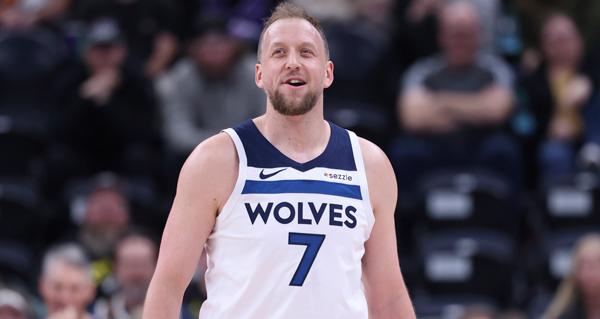 老将前锋乔·英格尔斯正完成自己在NBA的第12个赛季，目前效力于明尼苏达森林狼。