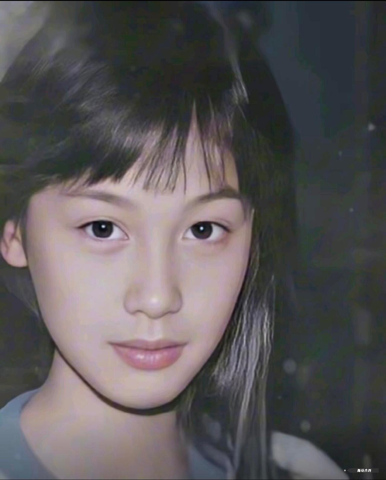 11岁惊为天人的颜值
为何她在<大话西游>里面惊为天人，其他时候感觉不是特别漂亮