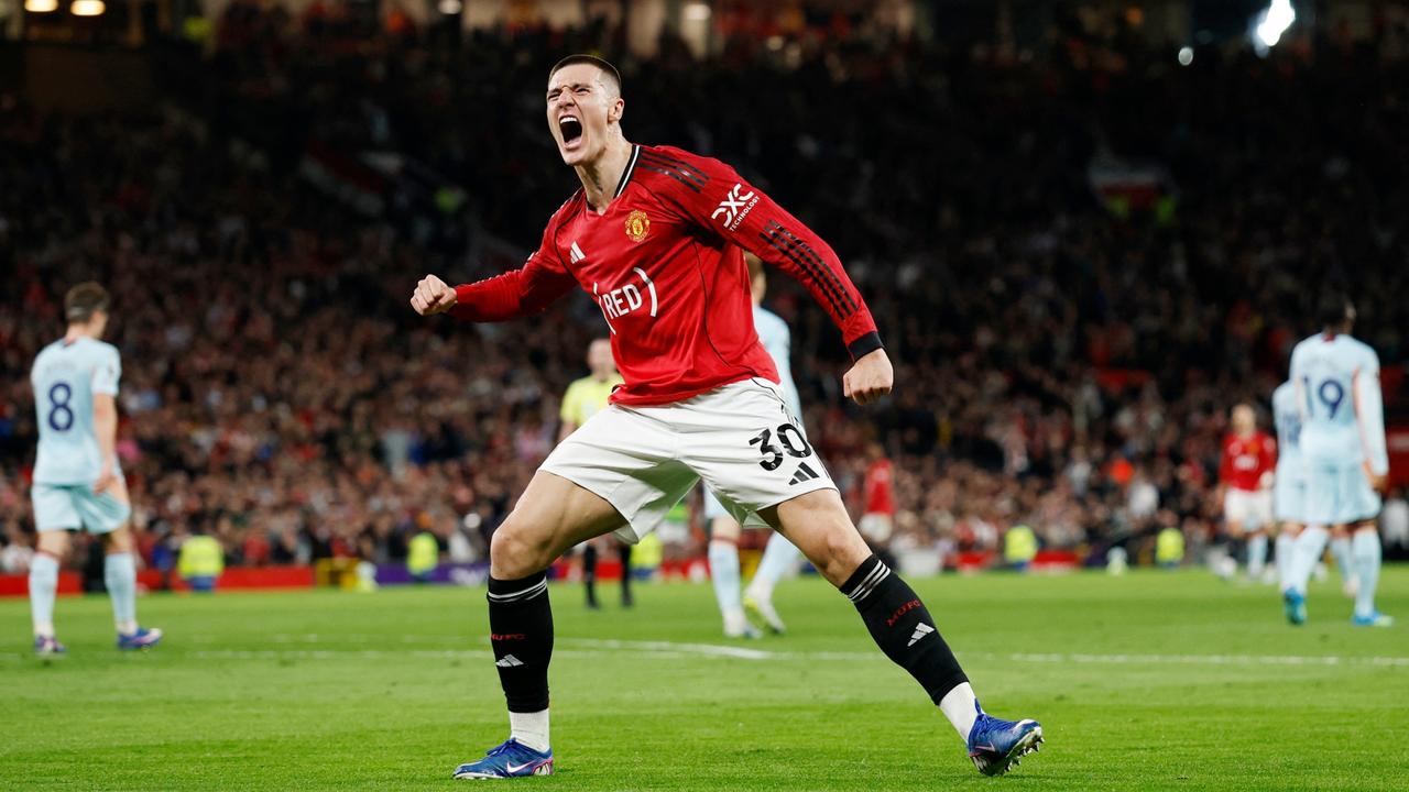 曼联前锋舍什科的合同中包括出场次数、进球数以及可能的欧冠资格奖金。
目前情况是，