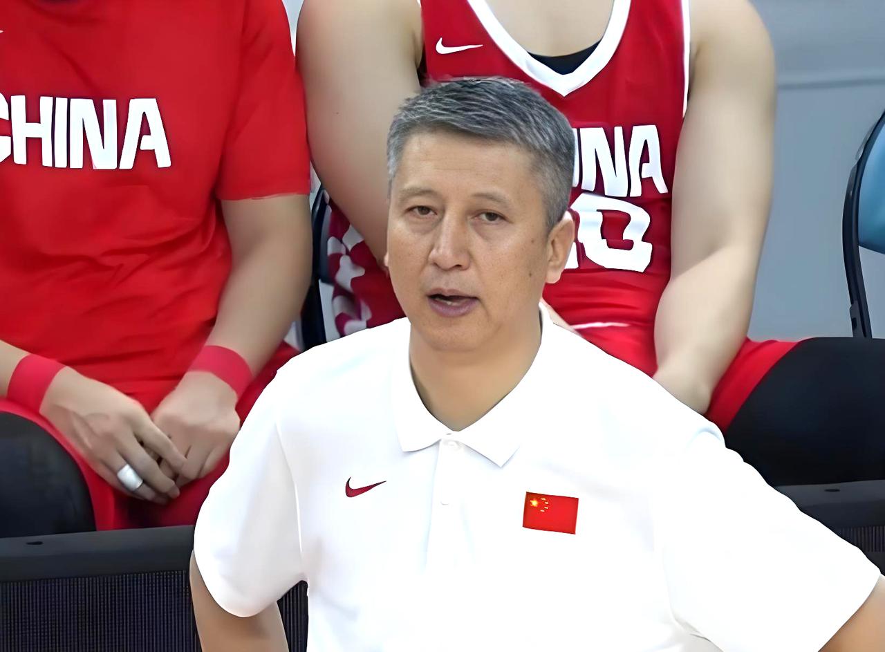 中国男篮现在有两个当务之急。
一是确定核心。自从易建联时代落幕之后，男篮其实一直