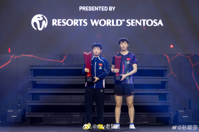 帅 孙颖莎晒和王曼昱合照