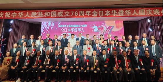 一旦中日真打起来，日本岛上那93万拿中国护照的同胞到底怎么回家？
四面环海没路可