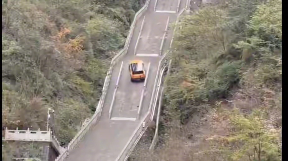 评论精选:一:奇瑞发这个公告，通篇就想表达是安全绳的问题，不承认是车不行。二:一