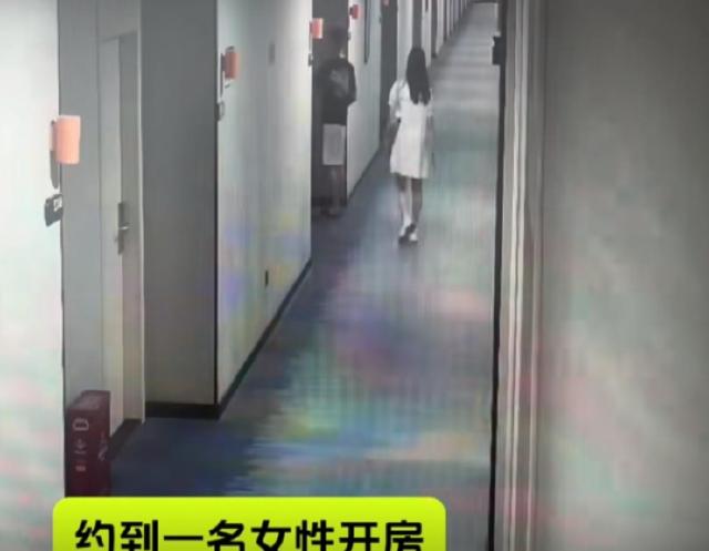 公园约会后女孩晕倒，

男子拖进树丛，

法律怎么判？

那天晚上她只是想认识个