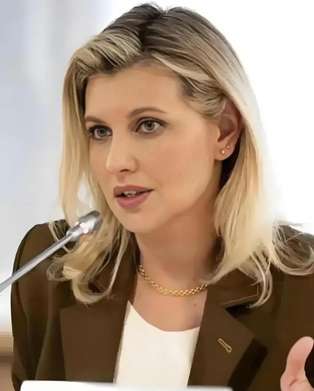 四年战争，泽连斯基的老婆终于扛不住了！3 月 30 日，乌克兰第一夫人叶莲娜・泽