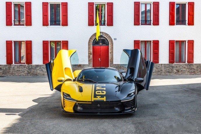 第 28 届RM Sotheby’s 蒙特雷年度拍卖会，总成交额突破 1.65 