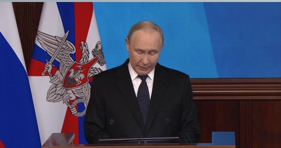 普京：那些“欧洲小猪仔们”也立刻加入了美国前一届政府的反俄武装冲突

12月17