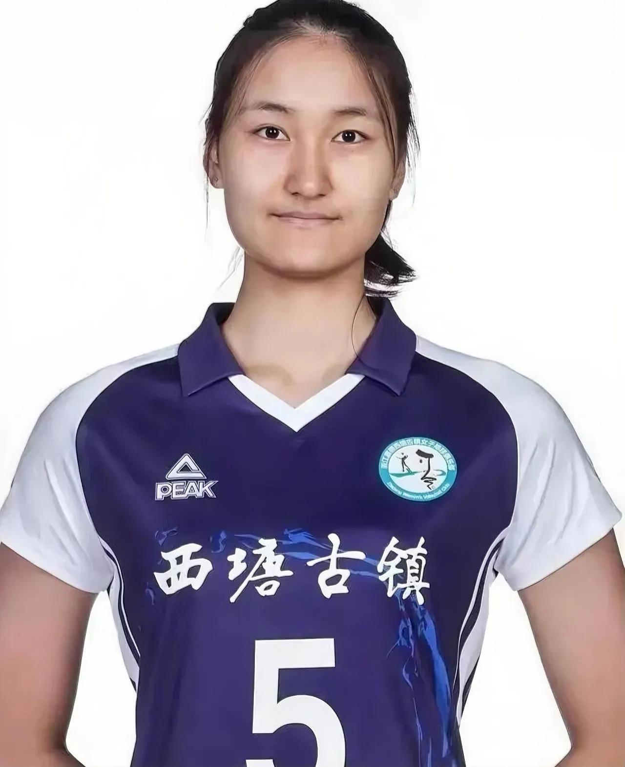 陈曦悦，何许人也？

据悉，在宁波北仑排球基地集训的中国女排进行了微调。

果不