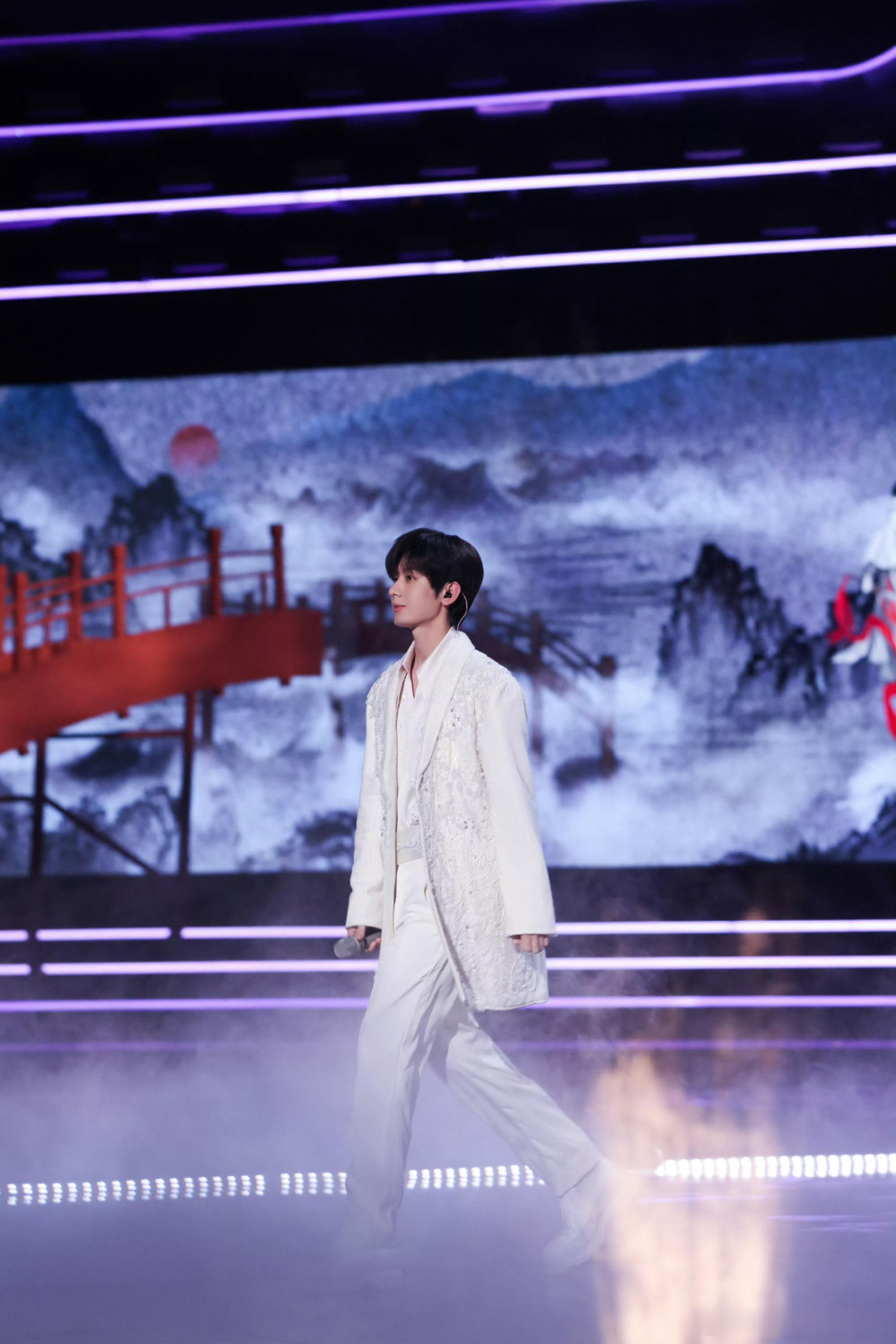 成毅赴山海cy成毅你是我的乍见之欢，你是我的眼神所向，你是我的温柔的归宿，你是我