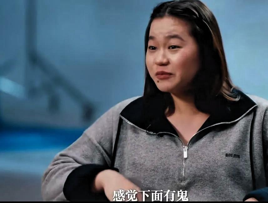 快被全红婵笑死了。

全红婵在采访中被问及从10米高台跳下的感受时，她很自然地说