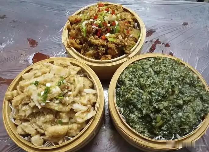 不少荆州本地人手里攒了十万八万，不想在外打工吃苦，第一念头就是盘个秧馆子（小餐馆
