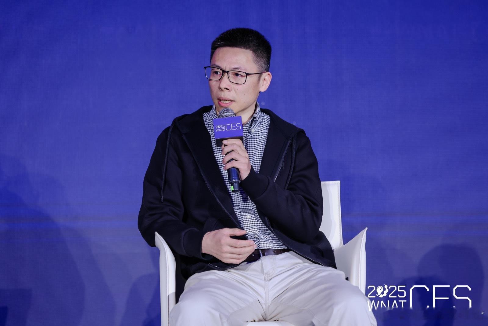 2025新汽车技术合作生态交流会 蔚来乐道热管理总监陆平：以前的车纯粹是把你从A