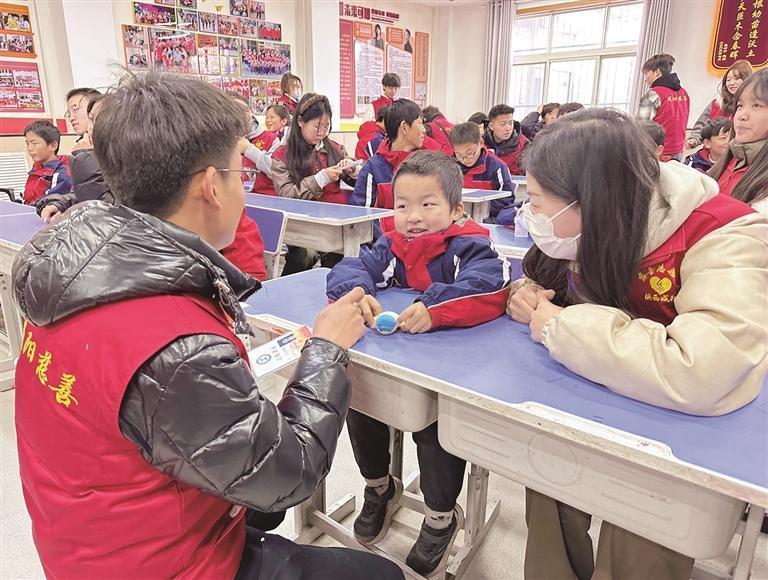 凝聚志愿力量守护温暖童心