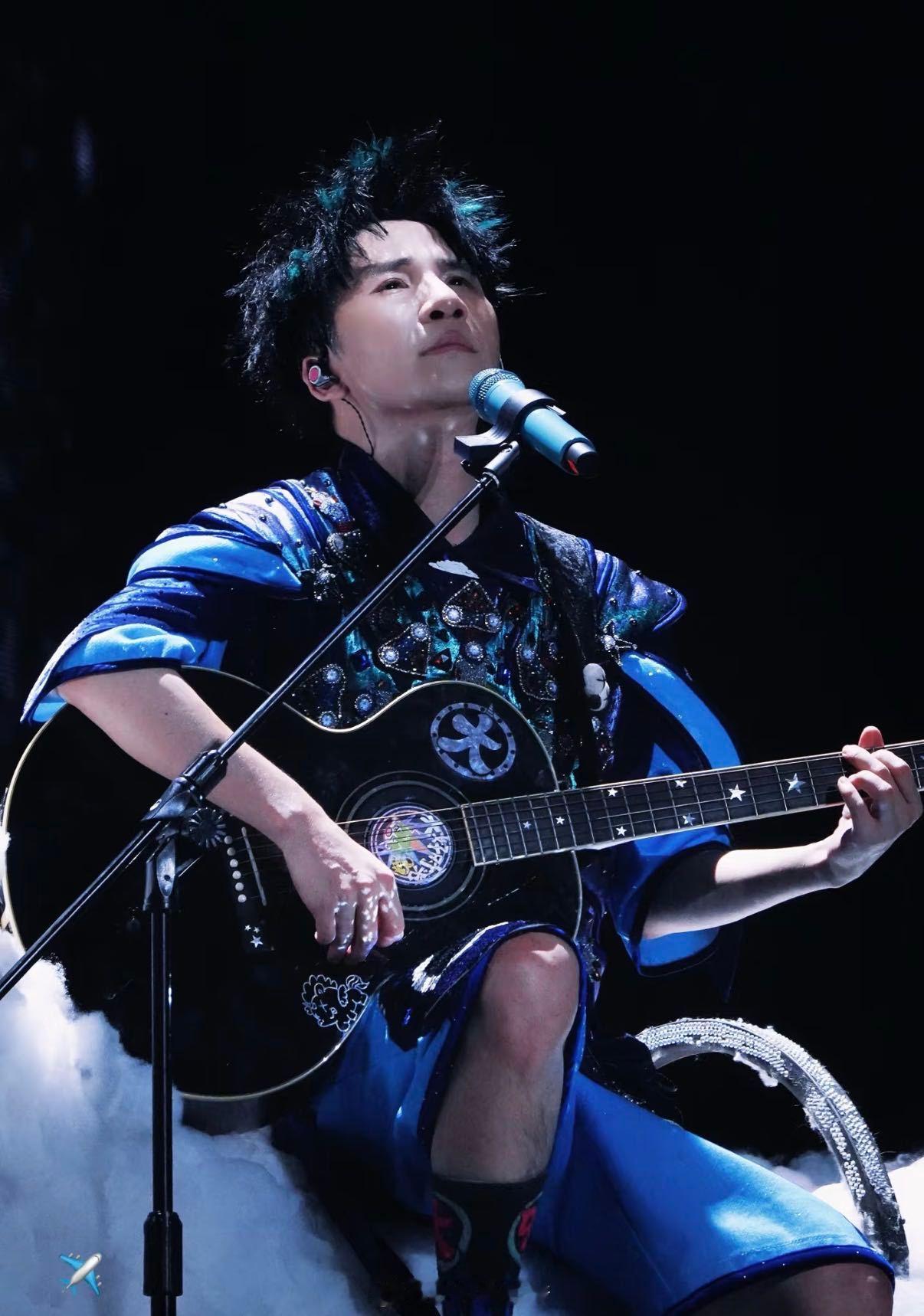 大张伟演唱会牛来buff叠满大张伟现场全是牛来细节谁懂啊！家人们！大老师唱“错别