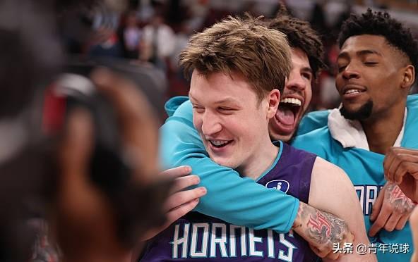 大胜凯尔特人！东部大黑马原来是他！

今天，客场作战的黄蜂队以118-89大胜凯