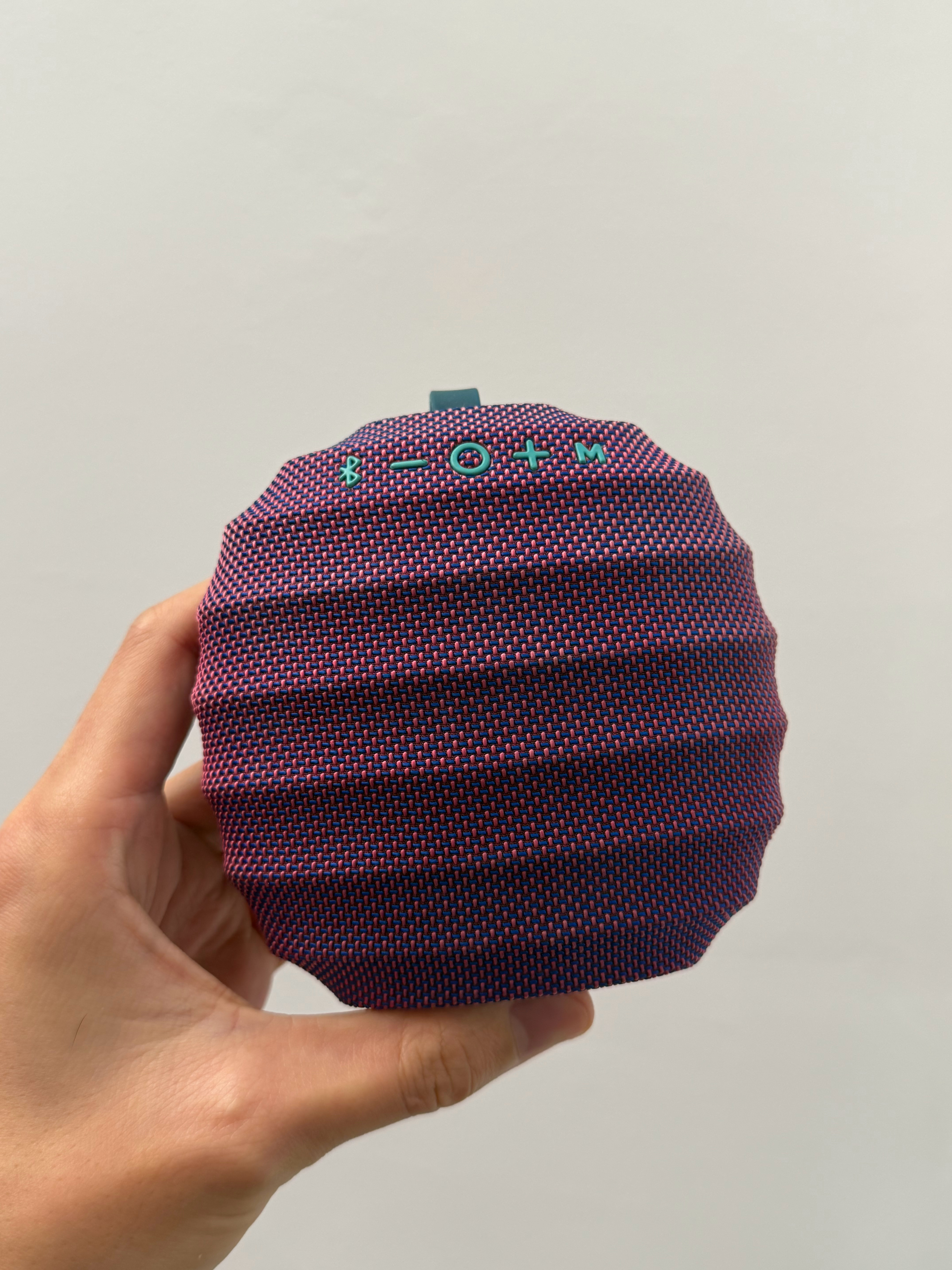 收拾屋子，发现一个闲置的蓝牙音箱点赞里抽给大家应该是斌哥商城积分换的音质还不错 