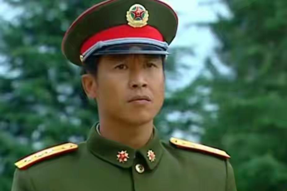 张国强为什么能受到很多观众的喜爱如果说军人气质的演员，张国强绝对是顶流。《士兵突
