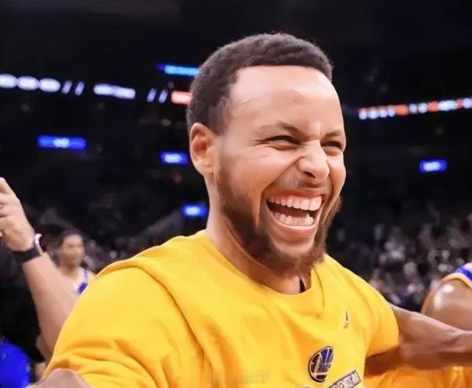 NBA 库里成了独苗，有人说华子比库里更值得。全明星首发名单出来了，出现了一个有