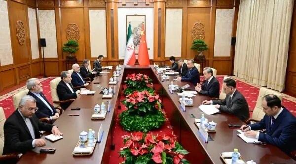 伊朗外长阿拉格齐访华，中方新闻通稿里：：“中方愿同伊方巩固和深化政治互信，保持和