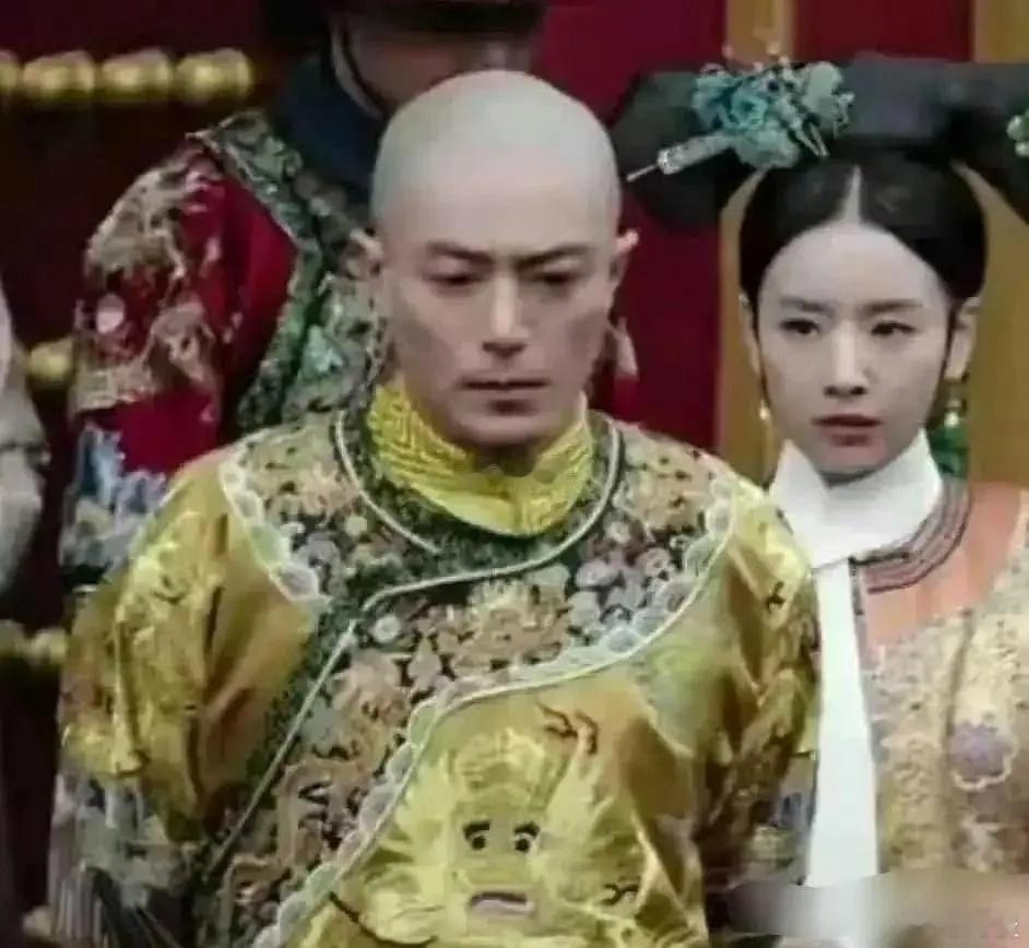 现在知道如懿传为什么戏里戏外霍建华都苦了，谁家好皇帝龙袍上的🐉是这个表情
